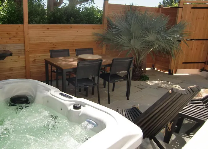 Casa Louise And Spas Privatifs アパート